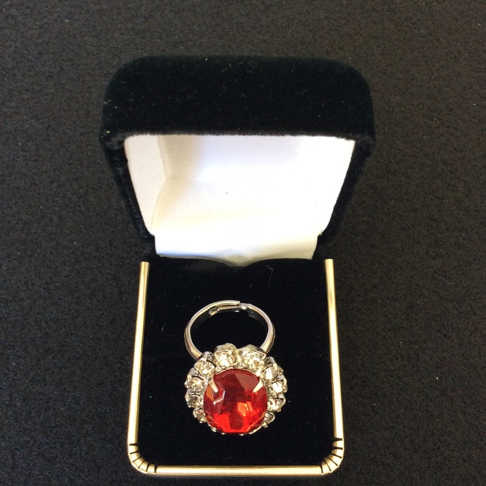 Vintage Ruby Red Rhinestone Ring. - image 4